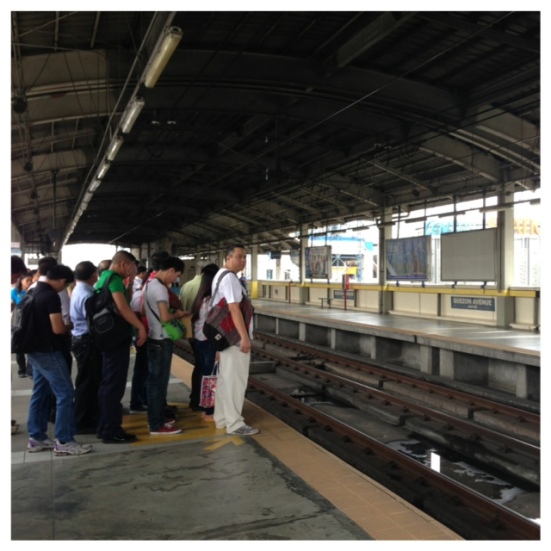 Manila MRT Fall in Line